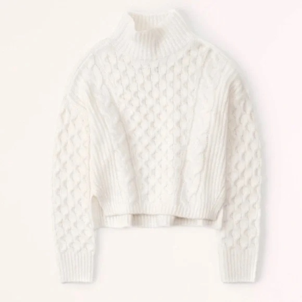 Abercrombie Classic Easy Turtleneck Mockneck Plush Knit Ribbed in White Ivory